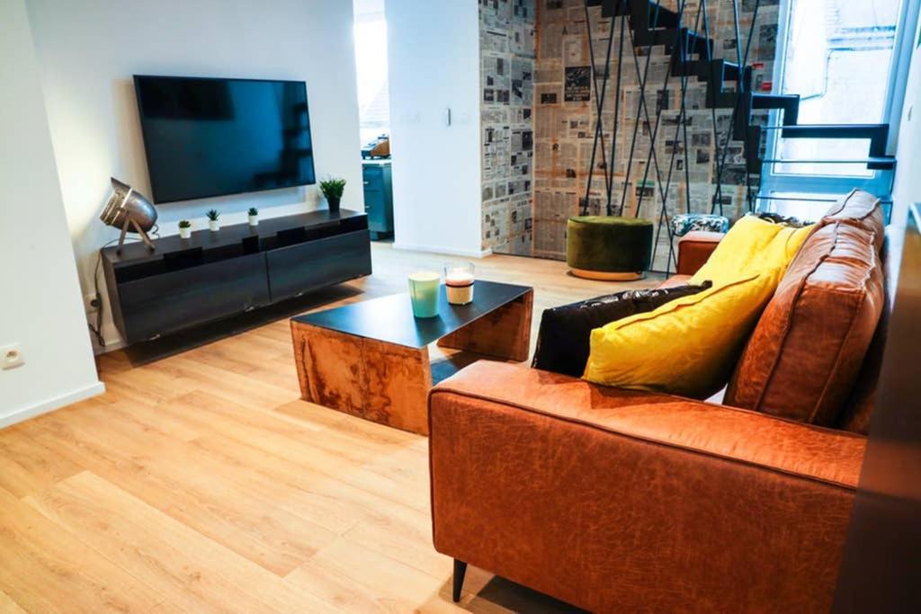 Amazon Corten Marche-en-Famenne Dış mekan fotoğraf